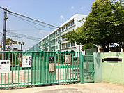 寝屋川市立第五中学校（967m）