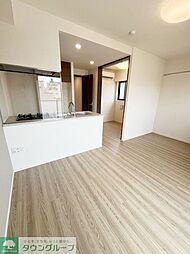 京急本線 新馬場駅 徒歩4分の賃貸マンション 2階2LDKのリビング/ダイニング