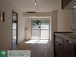 JR山手線 目黒駅 徒歩2分の賃貸マンション 1階2LDKのリビング/ダイニング