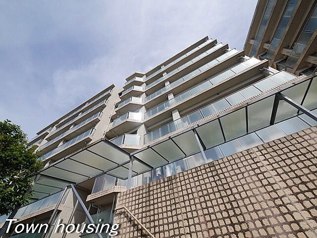 4 / 9