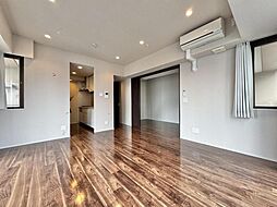 〜リビングダイニング〜 15階部分 約17帖のリビングダイニングは充分な広さの快適な空間になっています。