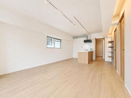 ≪リビング≫ LDKは15帖以上あり、ゆったり過ごせます。