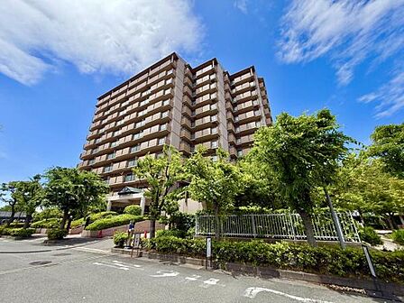 \外観/ 1991年築マンションですが、管理体制が良好で綺麗な状態を維持しております。