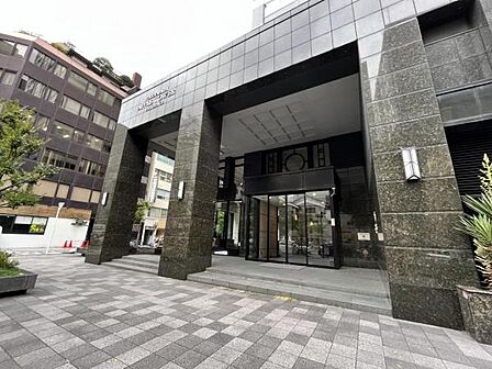 ~エントランス外~ 綺麗に管理されたエントランス外です。