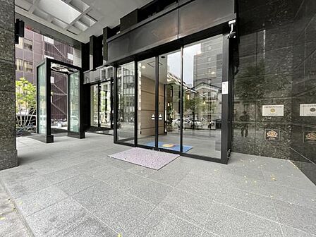 ~エントランス外~ 綺麗に管理されたエントランス外です。