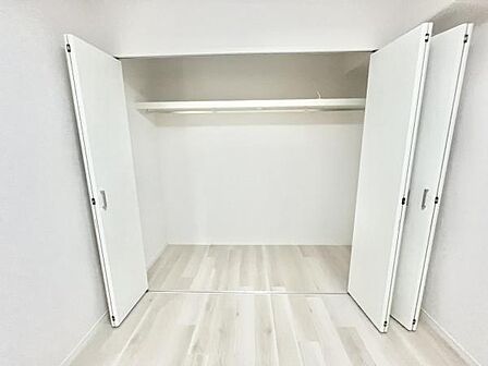 ご家族の成長と共に、いつの間にか増えてしまうお荷物もしっかりとしまっておける十分な収納スペース