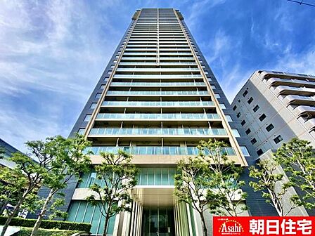 -外観写真- 大阪駅まで徒歩圏の利便性。 快適なシティーライフが実現。