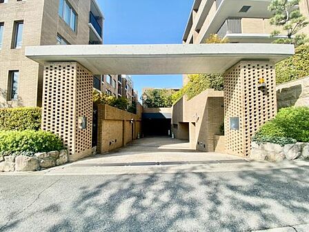 敷地内に駐車場があります。