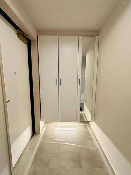 家の顔となる玄関です。