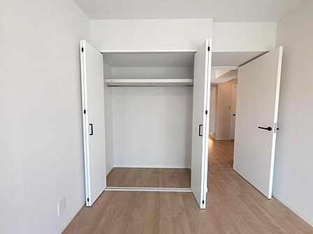 大きなクローゼットにしっかり収納できます