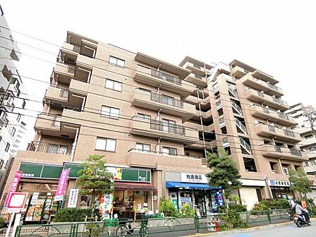 管理の行き届いた綺麗なマンションです。