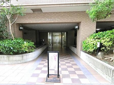綺麗に維持・管理されたエントランス。