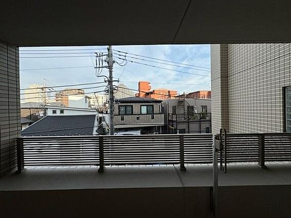 東向きバルコニ...