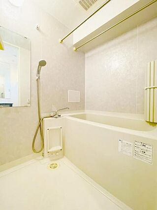 白を基調とした...