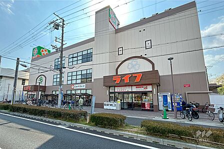 ライフ(尼崎大西店)の外観