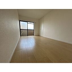 三旺マンション第三東山 4階4LDKのリビング/ダイニング