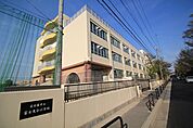 名古屋市立富士見台小学校 747m
