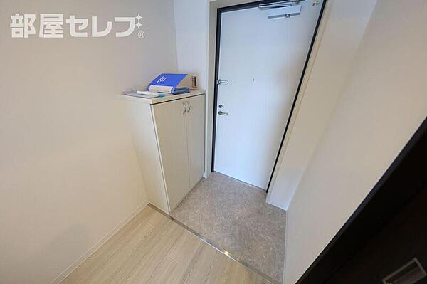 STUDIO KANAREBASHI