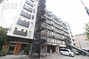 少しレトロな外観です。