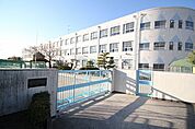 名古屋市立猪子石小学校 212m