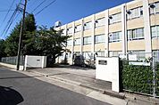 名古屋市立川名中学校 560m