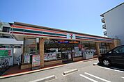 セブンイレブン名古屋照が丘店 505m
