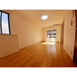 マ・メゾン　IV 2階1LDKのリビング/ダイニング