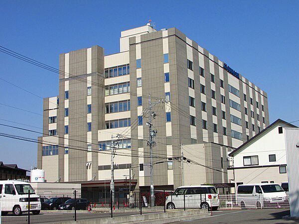 周辺：病院「医療法人蘇西厚生会松波総合病院まで867m」