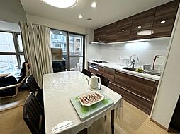 コスモシティ三宮東 2LDKのリビング/ダイニング