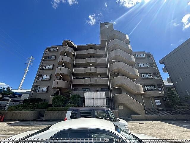 2 / 23