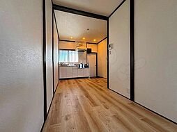 名古屋市営鶴舞線 塩釜口駅 徒歩13分の賃貸アパート 2階2DKのリビング/ダイニング