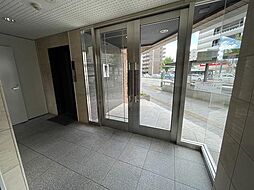 16 / 27