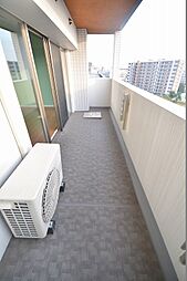 広いバルコニーです。