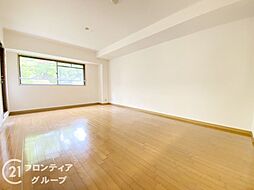 ロイヤルヒルズ富雄　Ｆ棟 3LDKのリビング/ダイニング