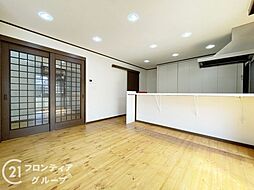 京田辺市大住責谷　中古一戸建て 6LDKのリビング/ダイニング