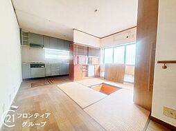 奈良市富雄元町4丁目　中古一戸建て 6LDKのリビング/ダイニング