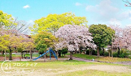 西大寺野神緑地 徒歩23分。 1770m