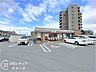 周辺：セブンイレブン橿原新賀町店 徒歩2分。 140m