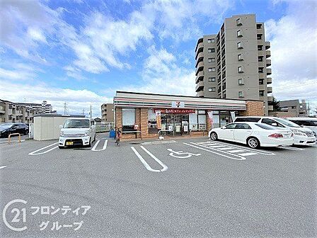 セブンイレブン橿原新賀町店 徒歩2分。 140m