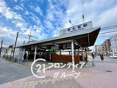 徒歩7分。新大宮駅(近鉄 奈良線)へ徒歩8分。 560m