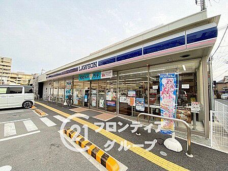 ローソン奈良三条添川店 徒歩5分。 400m