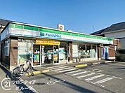 ファミリーマート門真北島店 徒歩8分。 570m