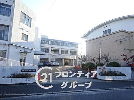 橿原市立畝傍南小学校 徒歩5分。 390m
