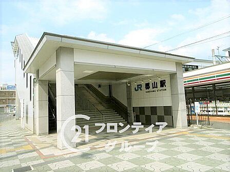 郡山駅(JR西日本 関西本線) 徒歩14分。 1070m