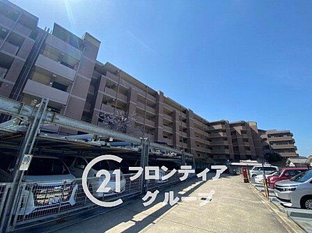はじめてのご相談でも、経験豊富なスタッフが丁寧にお話を伺います。住まいのことで気になることがあれば、いつでもお声がけください