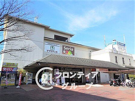 イズミヤ学園前店 徒歩26分。 2080m