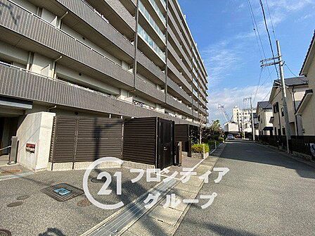 住まい選びは、価格や立地だけでなく、将来の暮らし方まで含めて考えることが大切です。今の段階で気になっていることを、まずスタッフに話してみてください