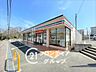 周辺：セブンイレブン奈良中登美ヶ丘3丁目店 徒歩2分。 120m