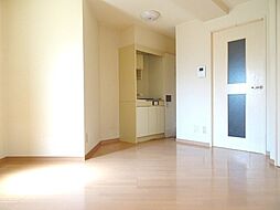 セレーン城跡 1階ワンルームのリビング/ダイニング