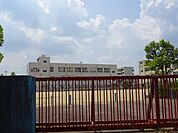 高槻市立富田小学校 478m